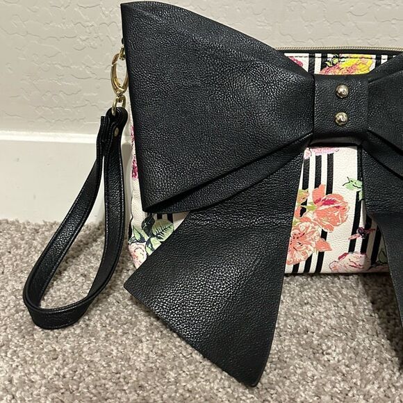 Betsey Johnson vintage clutch Floral‎ Stripe Crossbody Bag Big Bow - Picture 4 of 13